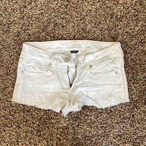 American Eagle White shortie Jean Shorts size 6